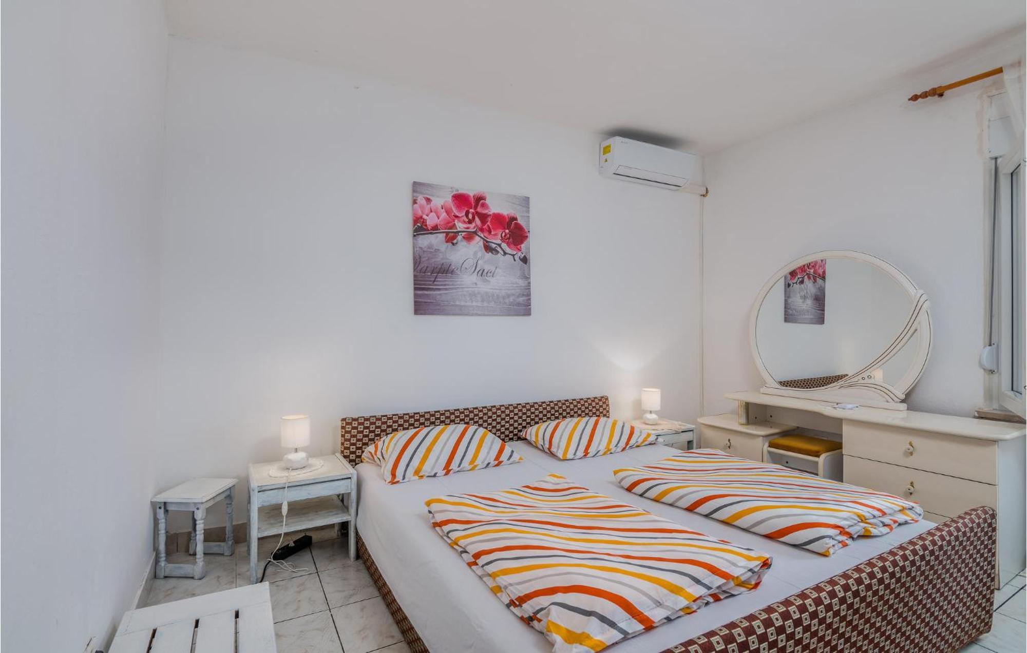 Lovely Apartment In Stara Baska 1 With Kitchen Zewnętrze zdjęcie